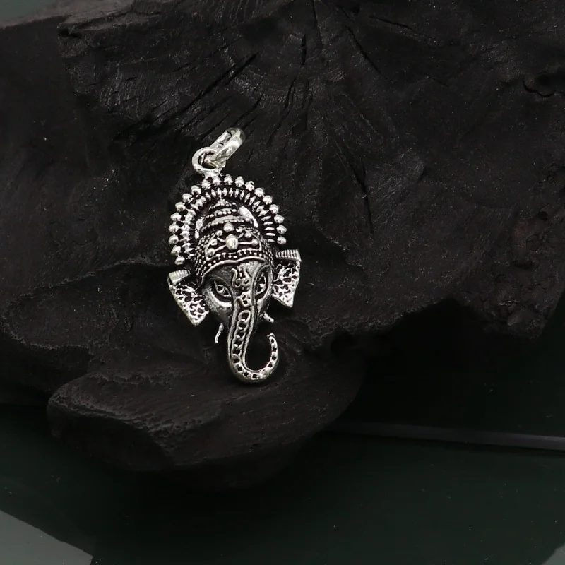 925 fine pure silver fabulous Ganesha idol pendant, unique stylish customized pendant, best gifting fancy oxidized pendant necklace ssp401