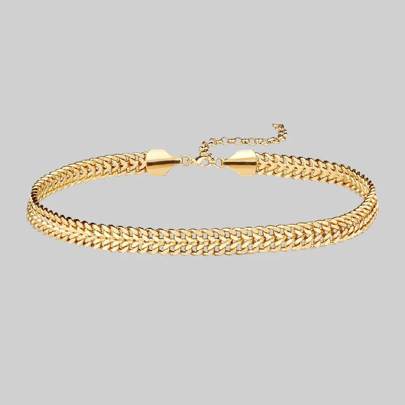 SOLACE. Wide Curb Chain Choker - Gold