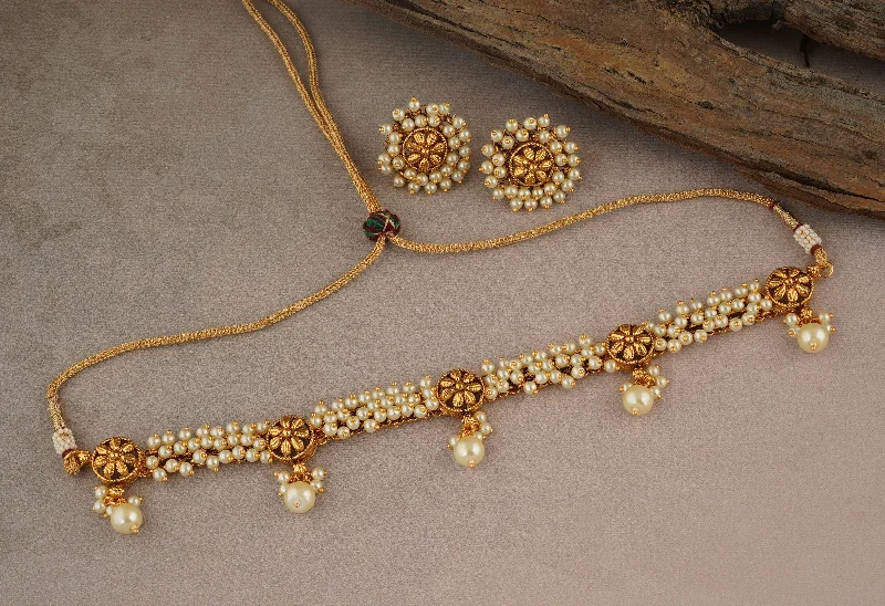 Stunning Pearls Drop Necklace Set