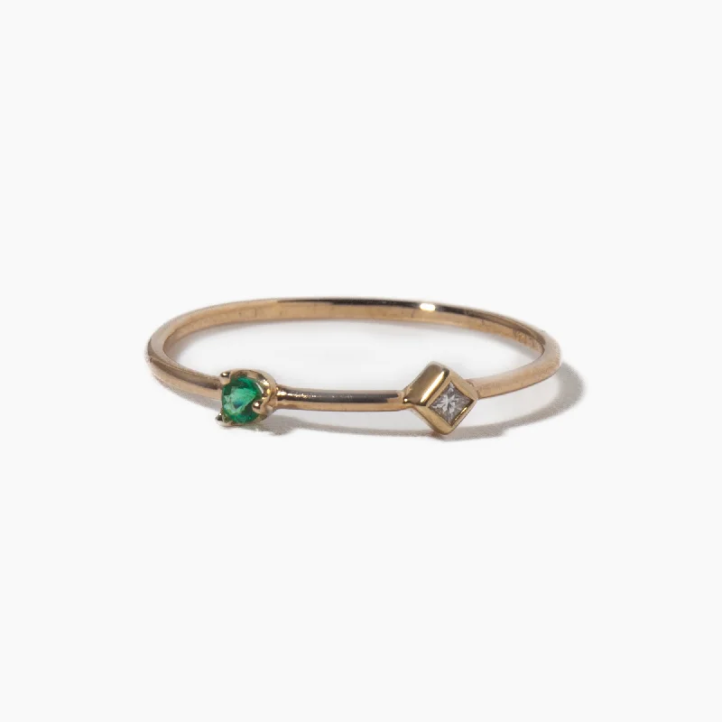 Princess Diamond & Round Emerald Thin Band Ring